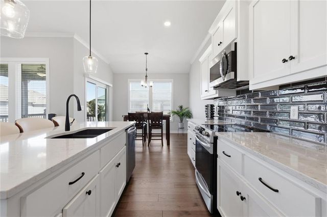 4417 SW Tanzanite Circle, Lee's Summit, MO 64082