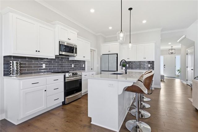 4417 SW Tanzanite Circle, Lee's Summit, MO 64082