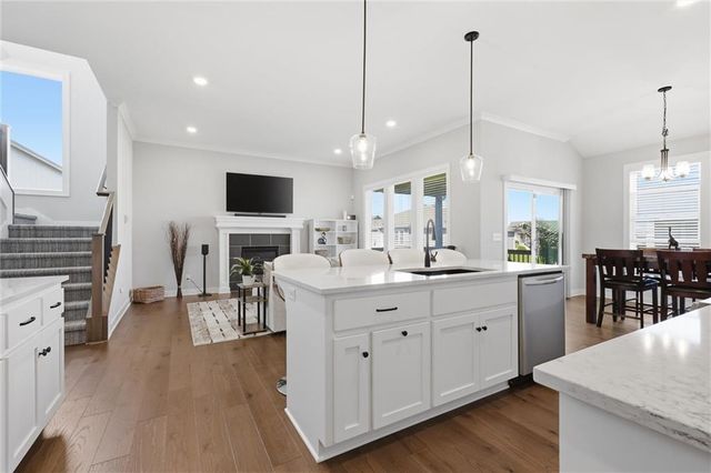 4417 SW Tanzanite Circle, Lee's Summit, MO 64082
