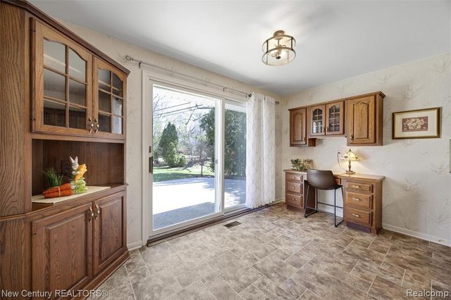 3108 Upton Drive, Troy, MI 48084