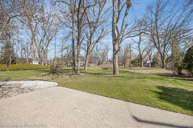 3108 Upton Drive, Troy, MI 48084