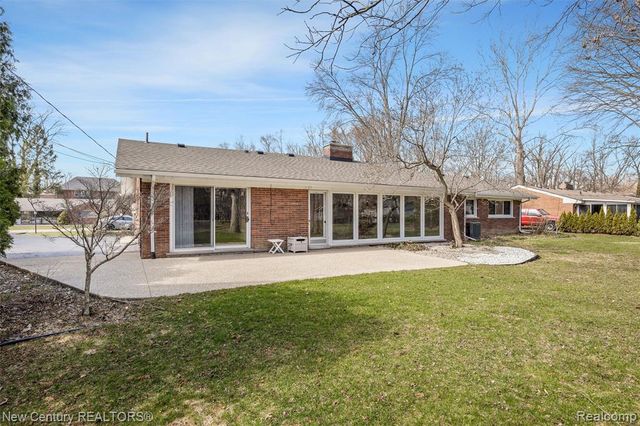 3108 Upton Drive, Troy, MI 48084