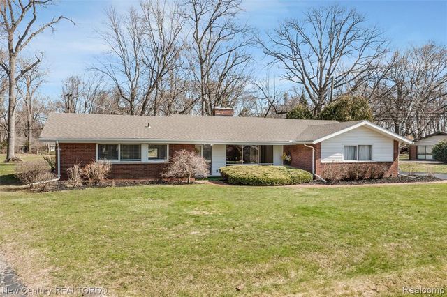 3108 Upton Drive, Troy, MI 48084