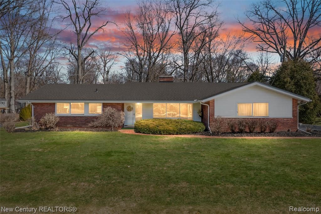 3108 Upton Drive, Troy, MI 48084