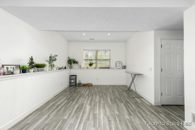 5589 Burlingame Avenue, Wyoming, MI 49509