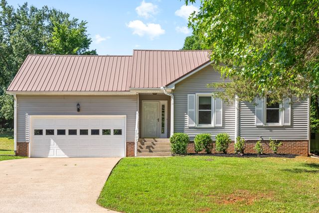 2305 Ermine Dr, Clarksville, TN 37043