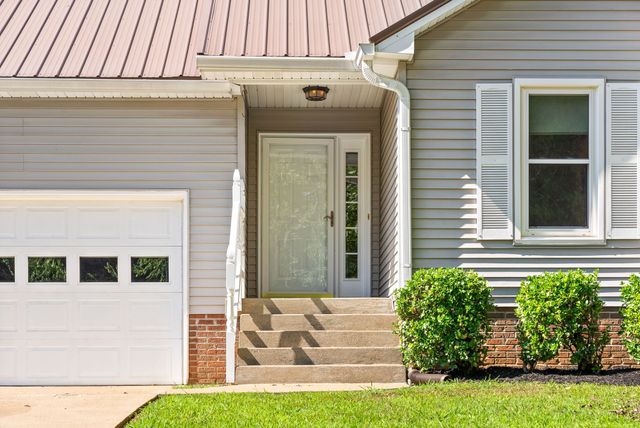 2305 Ermine Dr, Clarksville, TN 37043