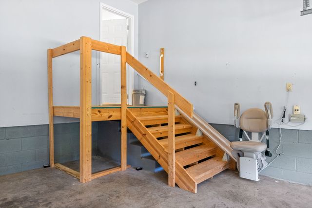 2305 Ermine Dr, Clarksville, TN 37043