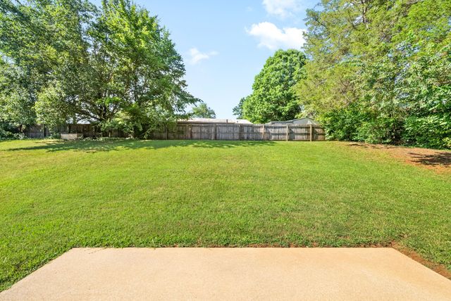 2305 Ermine Dr, Clarksville, TN 37043