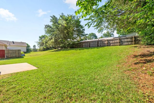 2305 Ermine Dr, Clarksville, TN 37043