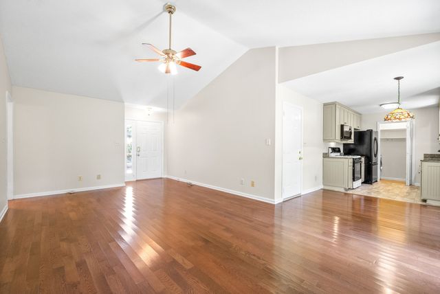 2305 Ermine Dr, Clarksville, TN 37043