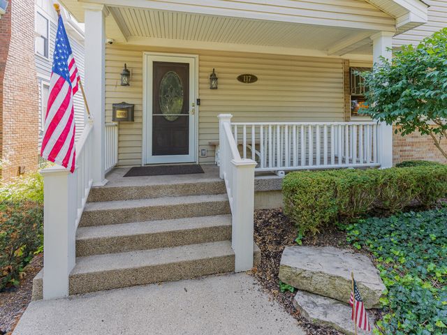 117 N Walnut Street, Elmhurst, IL 60126
