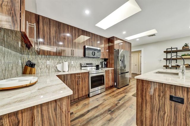 3560 NW 99th Ave, Coral Springs, FL 33065