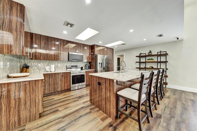 3560 NW 99th Ave, Coral Springs, FL 33065