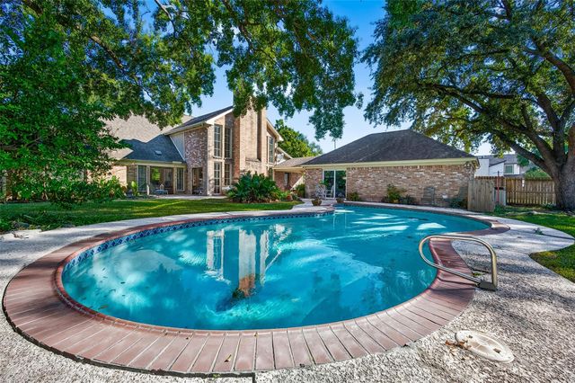 15301 Ashburton Drive, Jersey Village, TX 77040