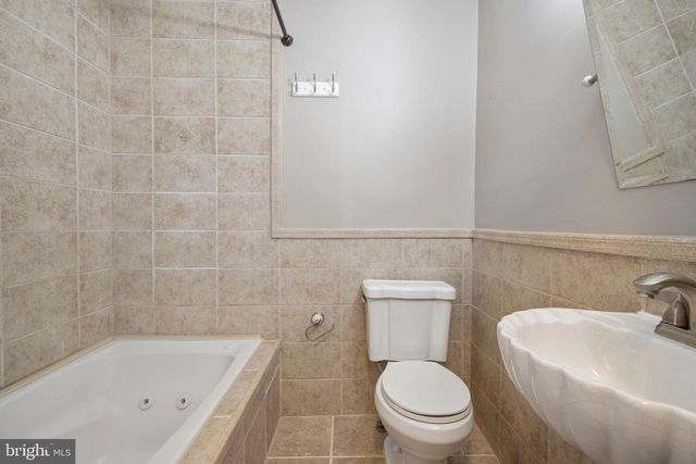 2428 FLEET ST, Baltimore, MD 21224