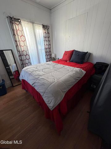 17 Dix Avenue, Glens Falls, NY 12801