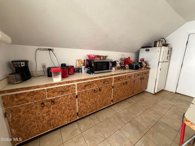 17 Dix Avenue, Glens Falls, NY 12801