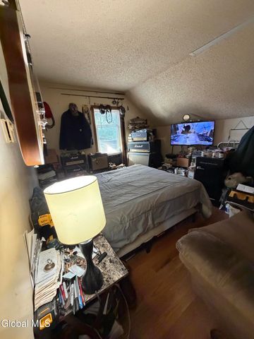 17 Dix Avenue, Glens Falls, NY 12801