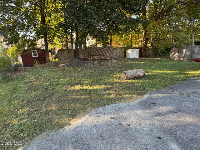 17 Dix Avenue, Glens Falls, NY 12801