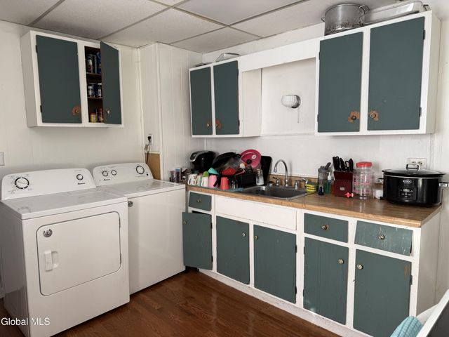 17 Dix Avenue, Glens Falls, NY 12801