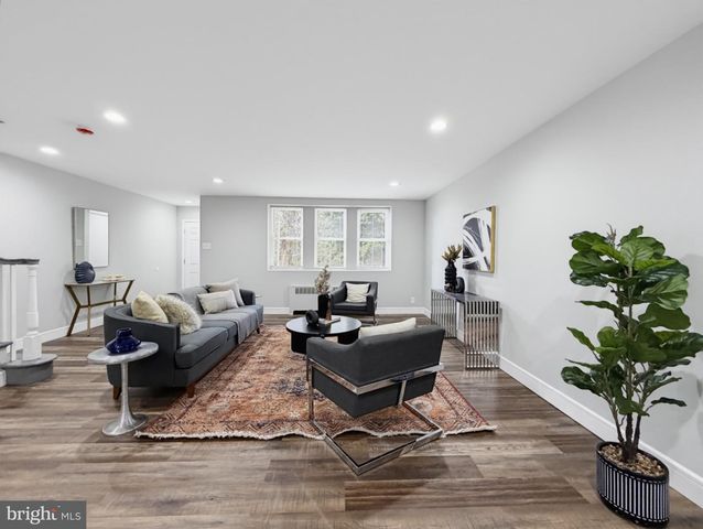 5771 KEMBLE AVE, Philadelphia, PA 19141
