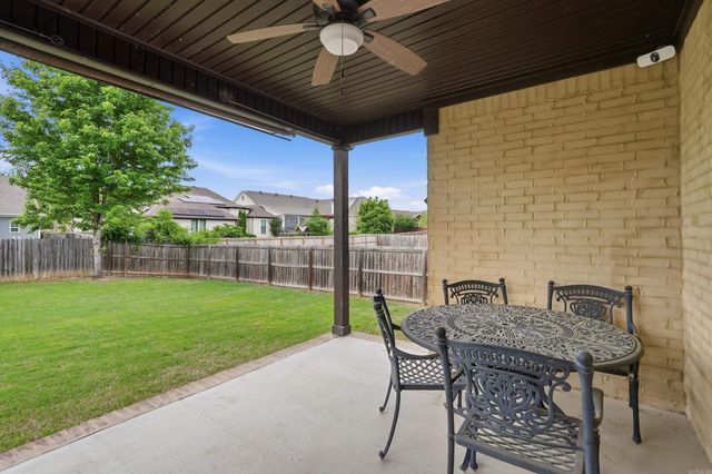 5360 Trinity Crossing Dr, Conway, AR 72034