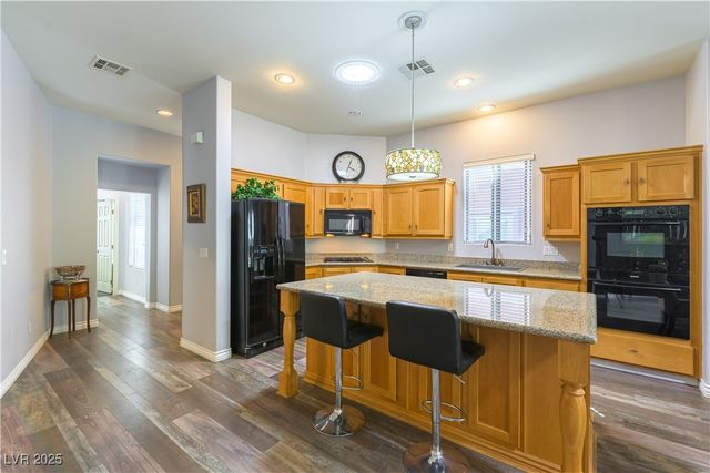 1004 Viale Placenza Place, Henderson, NV 89011