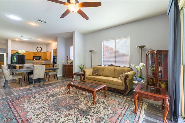 1004 Viale Placenza Place, Henderson, NV 89011