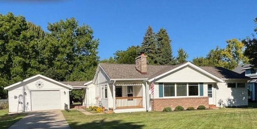 214 5th Avenue, Tawas City, MI 48763