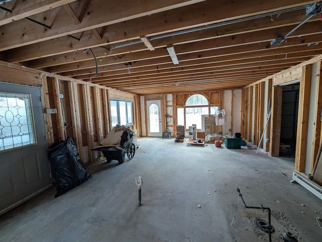 6395 S Lakeshore Drive, Pentwater, MI 49449