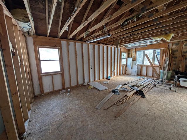 6395 S Lakeshore Drive, Pentwater, MI 49449