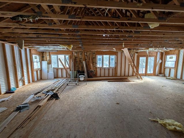 6395 S Lakeshore Drive, Pentwater, MI 49449