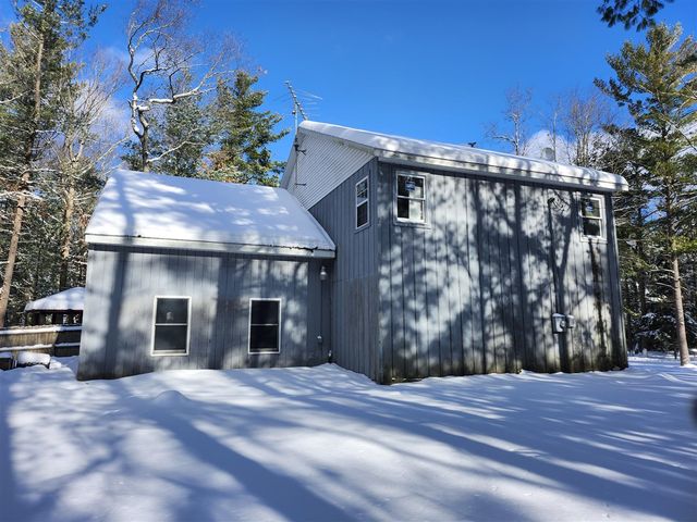 6395 S Lakeshore Drive, Pentwater, MI 49449