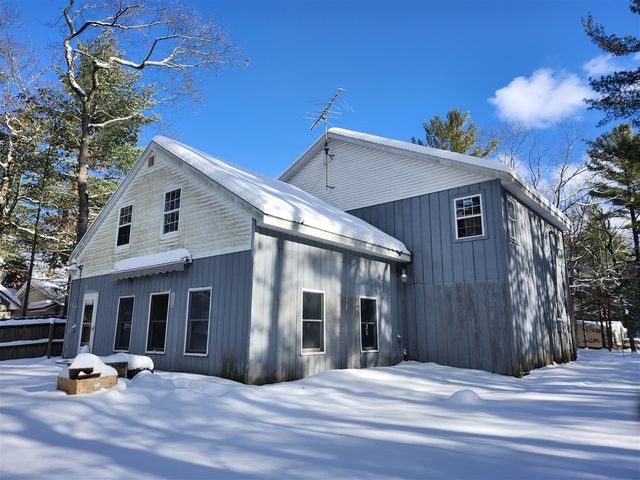 6395 S Lakeshore Drive, Pentwater, MI 49449