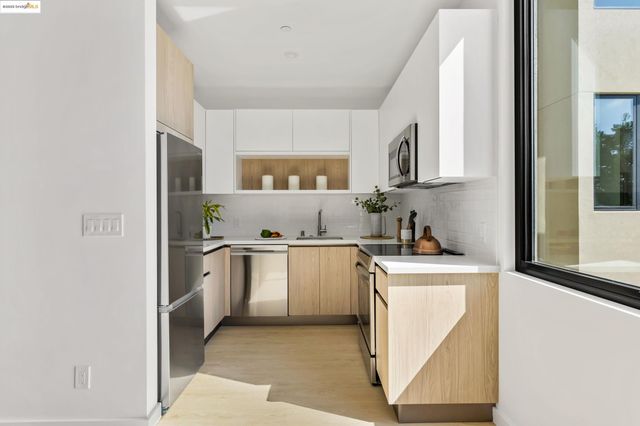 1235 Hampel St., Oakland, CA 94602