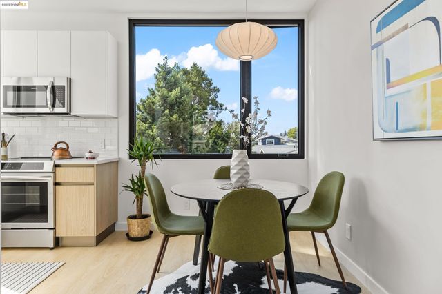 1235 Hampel St., Oakland, CA 94602