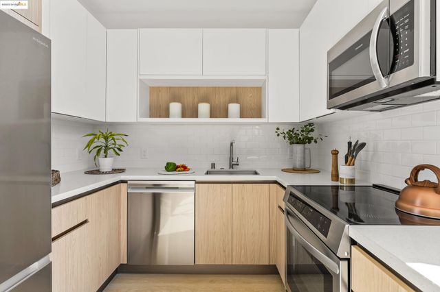 1235 Hampel St., Oakland, CA 94602