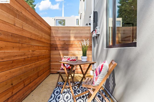 1235 Hampel St., Oakland, CA 94602