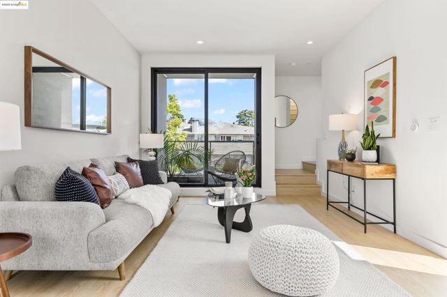 1235 Hampel St., Oakland, CA 94602