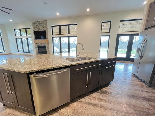 8431 Big Bend ROAD, Waterford, WI 53185