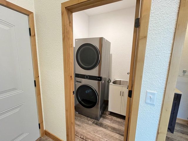 8431 Big Bend ROAD, Waterford, WI 53185