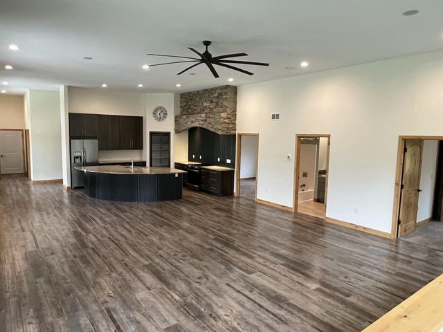 8431 Big Bend ROAD, Waterford, WI 53185