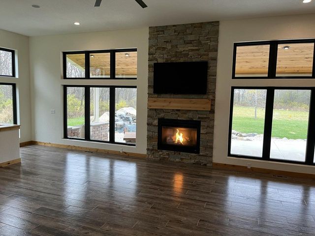 8431 Big Bend ROAD, Waterford, WI 53185