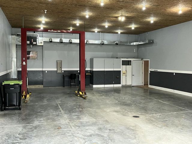 8431 Big Bend ROAD, Waterford, WI 53185