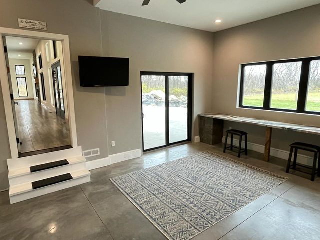 8431 Big Bend ROAD, Waterford, WI 53185