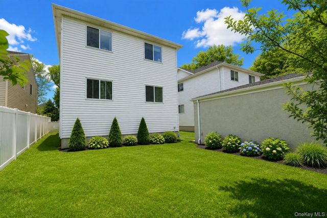 172 Mac Gregor Street, Staten Island, NY 10309