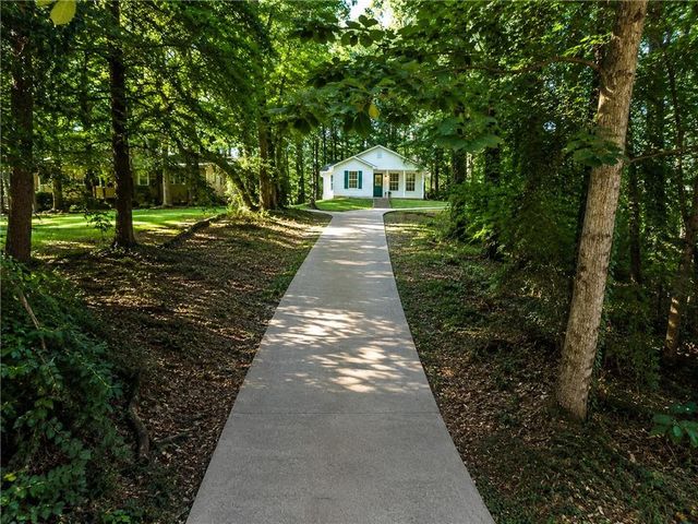 945 Buford Dam Road, Cumming, GA 30041