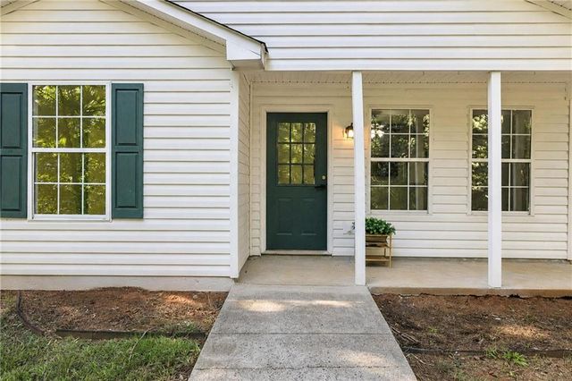 945 Buford Dam Road, Cumming, GA 30041