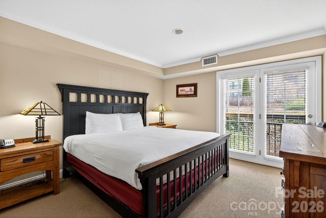 303 Bowling Park Road, Asheville, NC 28803